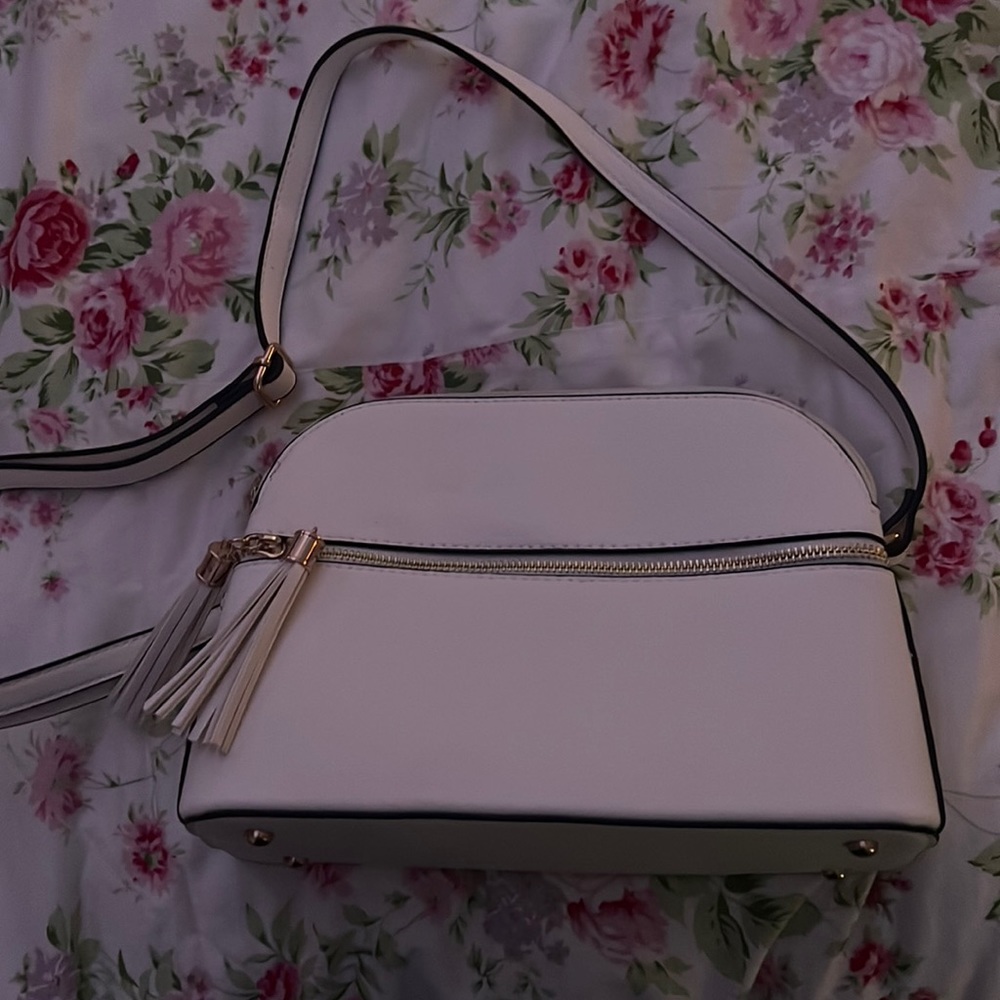 white purse from amazon